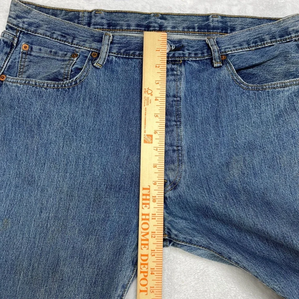 Levi's 501 Jeans Men's Blue Denim Mid Rise Classic‎ Straight Button Fly - 37X29